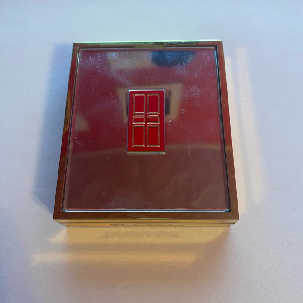 Elizabeth Arden flawless finish powder medium 03